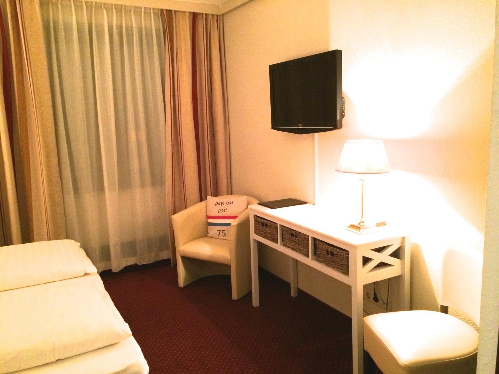 Hotel Waldkur 里尔 外观 照片