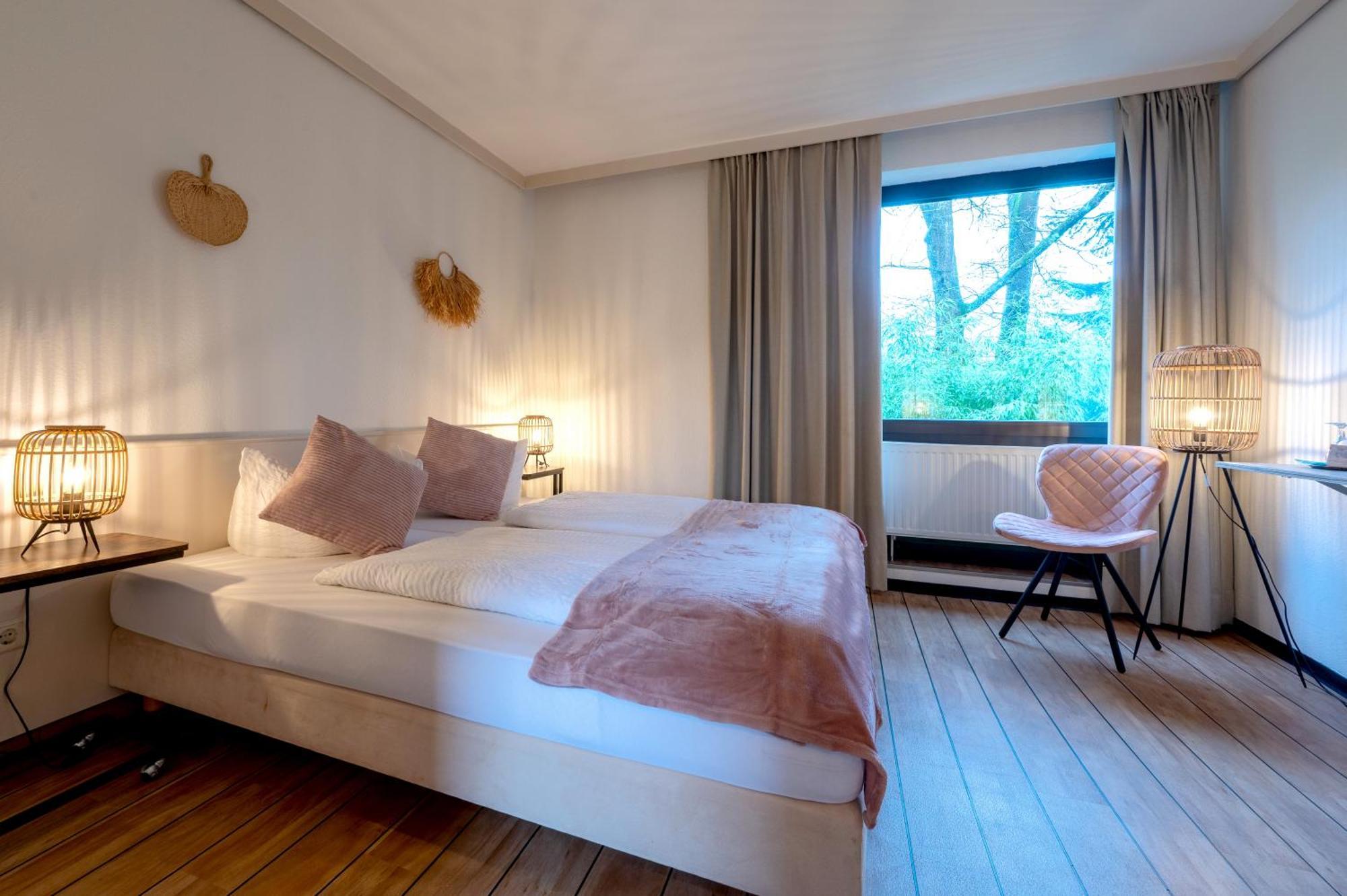 Hotel Waldkur 里尔 外观 照片