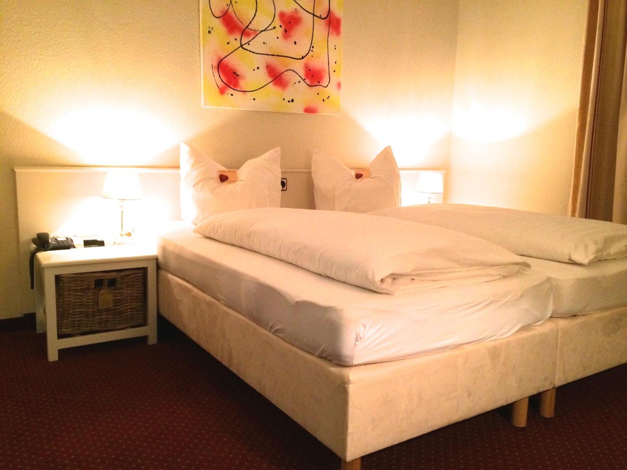 Hotel Waldkur 里尔 外观 照片