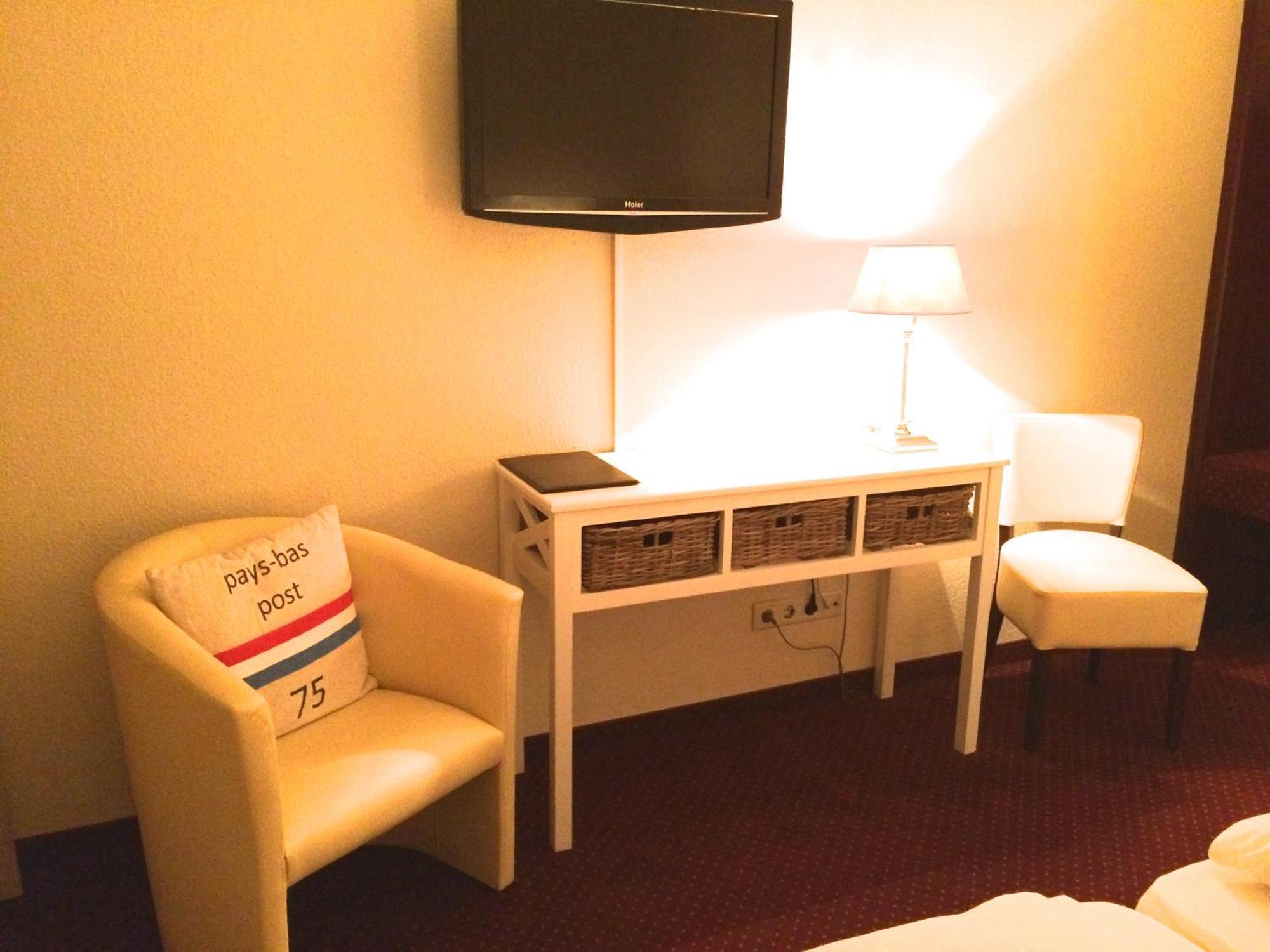 Hotel Waldkur 里尔 外观 照片